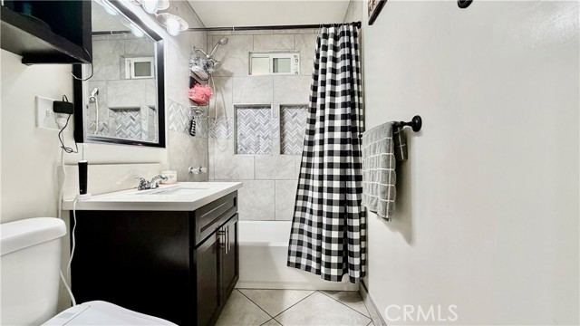 Detail Gallery Image 26 of 40 For 421 S 5th, La Puente,  CA 91746 - 4 Beds | 3 Baths