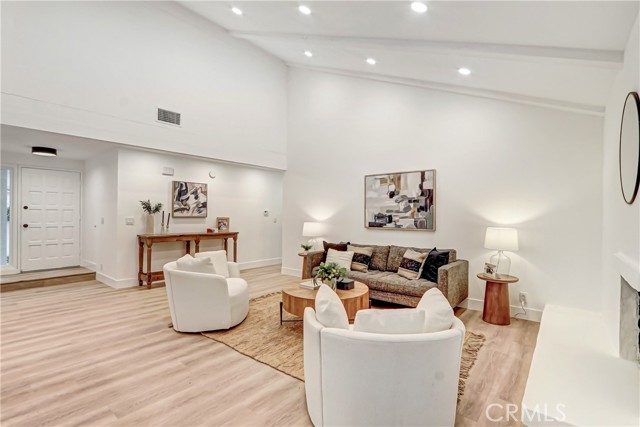 Detail Gallery Image 4 of 30 For 2361 Basswood Cir, Tustin,  CA 92780 - 4 Beds | 2 Baths