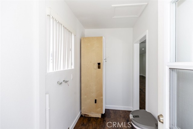 15847 Marlin Place, Van Nuys CA: https://media.crmls.org/medias/bd54b8a3-bd0b-4248-bfe1-ae482bddfad5.jpg