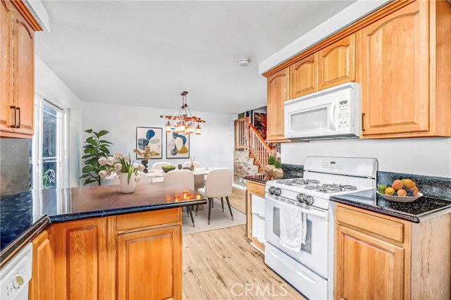 Detail Gallery Image 8 of 15 For 12884 Newhope, Garden Grove,  CA 92840 - 2 Beds | 1/1 Baths