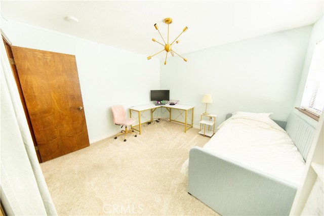 13685 Hidden Valley Road, Victorville CA: https://media.crmls.org/medias/bd55e21e-b3c7-40b0-915c-445a456441e7.jpg