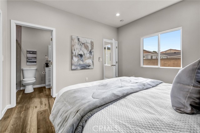 Image 26 of 39 For 14431 Harvest Ave