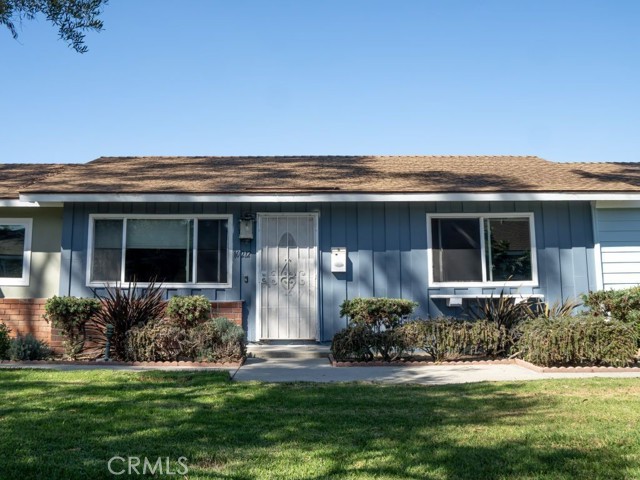 Detail Gallery Image 1 of 1 For 10212 Disney Cir, Huntington Beach,  CA 92646 - 2 Beds | 1 Baths