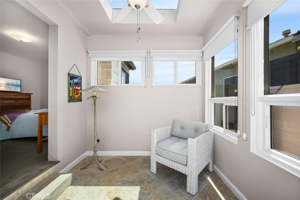 https://media.crmls.org/medias/bd57d6b4-0125-4735-a37a-ab2dd12062a6.jpg?preset=X-Large