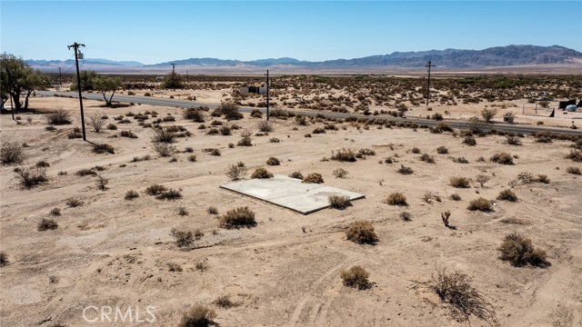 Detail Gallery Image 9 of 17 For 87000 Amboy Rd, Twentynine Palms,  CA 92277 - – Beds | – Baths