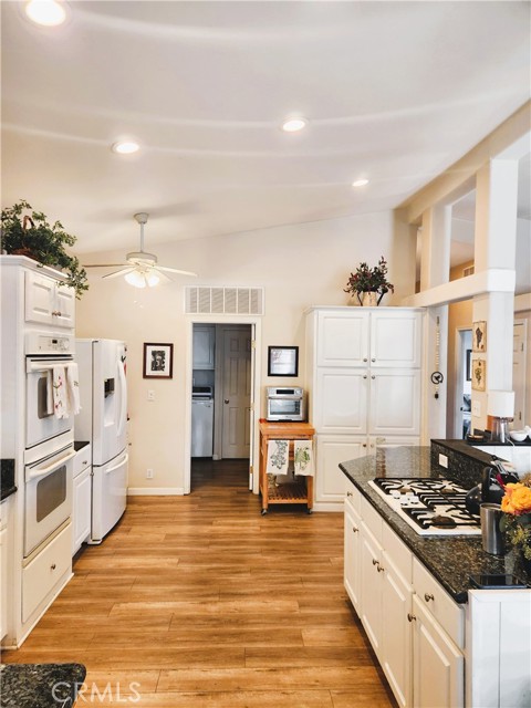 Detail Gallery Image 7 of 24 For 37967 via La Colina, Murrieta,  CA 92563 - 3 Beds | 2 Baths