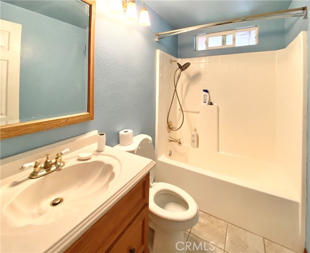 9582 Buttemere Road, Phelan CA: https://media.crmls.org/medias/bd58da63-a033-4565-9e58-7ea2014d3f8e.jpg