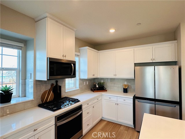 Detail Gallery Image 3 of 16 For 3975 E Carmel Privado, Ontario,  CA 91761 - 3 Beds | 2/1 Baths