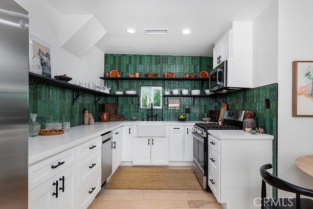 1217 Avenue 56, Highland Park CA: https://media.crmls.org/medias/bd59de88-3aea-42c2-bf01-ef31399e0425.jpg