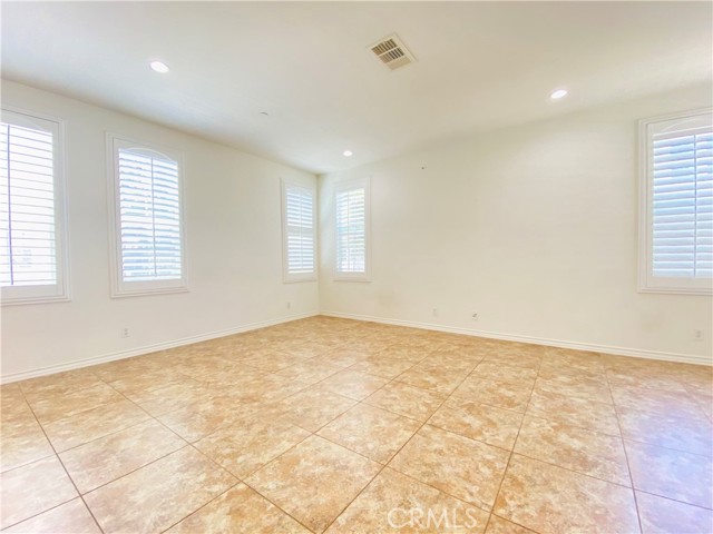 38 Fringe Tree, Irvine CA: https://media.crmls.org/medias/bd5ae6a5-0b3e-45ea-be38-2c62cdaa4e75.jpg