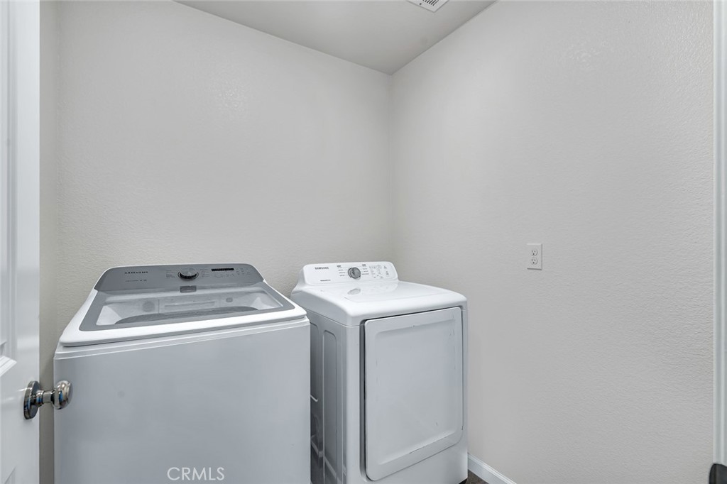 https://media.crmls.org/medias/bd5b249c-d5b1-4597-95fb-3454532ab019.jpg?preset=X-Large