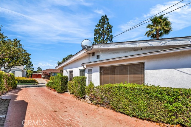 5723 West 74th Street, Los Angeles CA: https://media.crmls.org/medias/bd5ba8e8-d0ba-499d-8a11-388b837b9fc4.jpg