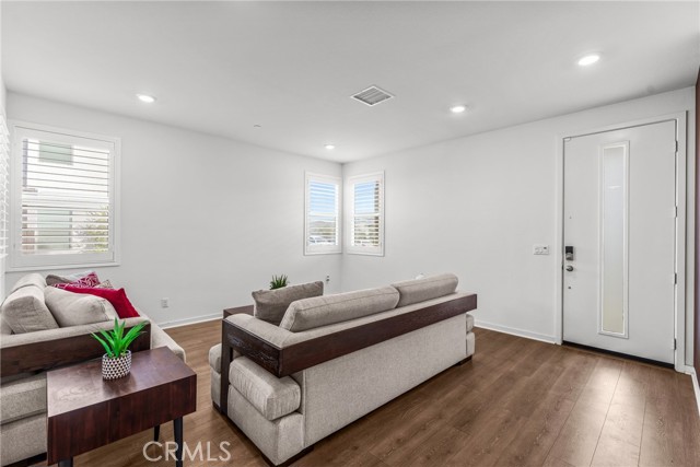 Detail Gallery Image 5 of 36 For 24283 Juni Ct, Corona,  CA 92883 - 4 Beds | 3 Baths