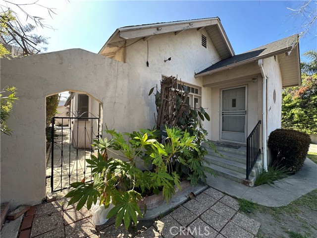 408 8th Street, Huntington Beach CA: https://media.crmls.org/medias/bd5c8045-559f-4ff9-b58e-2404836341a5.jpg