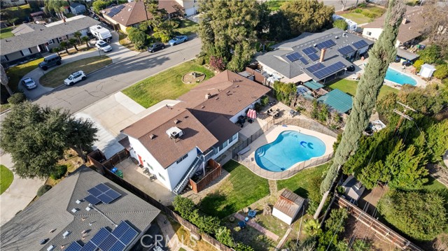 Detail Gallery Image 10 of 64 For 925 S Purdue Ave, Fresno,  CA 93727 - 5 Beds | 4 Baths