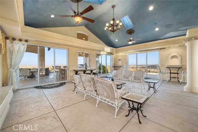 5495 Vista Serrano, Paso Robles CA: https://media.crmls.org/medias/bd5d359b-b3a4-4f68-ab02-1c1e51a9188f.jpg