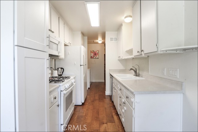 23068 Via Cereza, Mission Viejo CA: https://media.crmls.org/medias/bd5d6b49-93d3-41b3-9447-65e4299c7de3.jpg