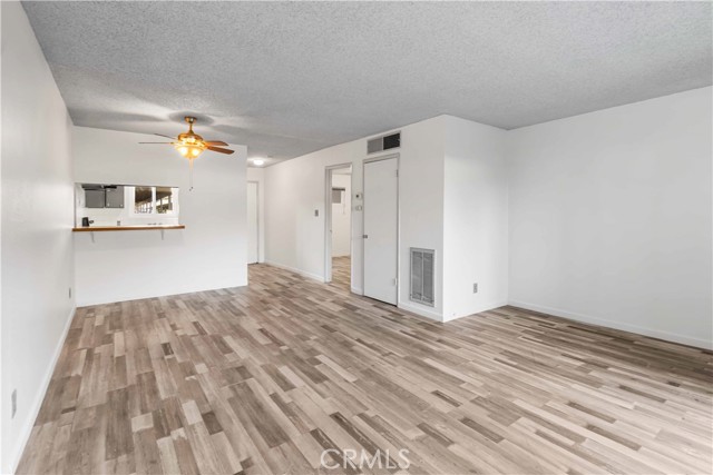 Detail Gallery Image 2 of 13 For 805 Tully Rd #2,  Modesto,  CA 95350 - 1 Beds | 1 Baths