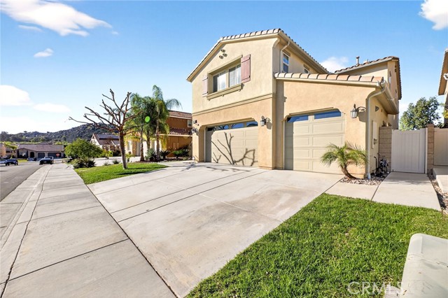 Detail Gallery Image 4 of 54 For 36696 Pavic Ct, Lake Elsinore,  CA 92532 - 4 Beds | 3 Baths