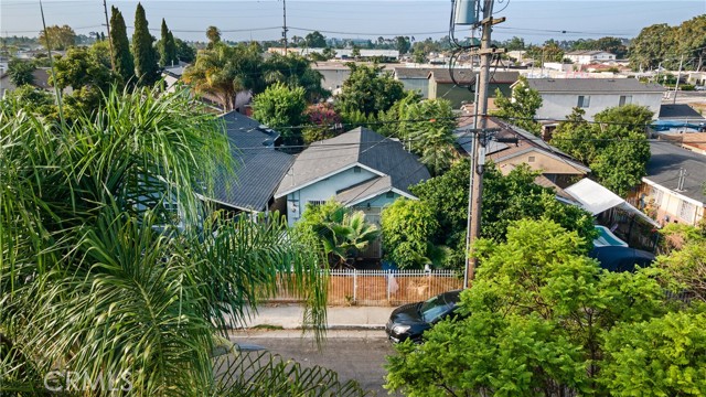 Detail Gallery Image 2 of 11 For 1716 E 107th St, Los Angeles,  CA 90002 - 2 Beds | 1 Baths