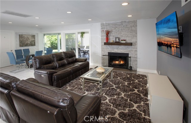 Detail Gallery Image 7 of 30 For 6051 Summerdale Dr, Huntington Beach,  CA 92647 - – Beds | – Baths