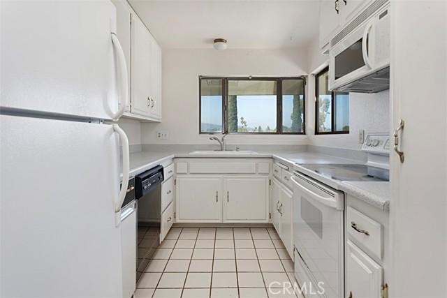 Detail Gallery Image 15 of 36 For 17607 Pomerado Rd #204,  San Diego,  CA 92128 - 2 Beds | 2 Baths