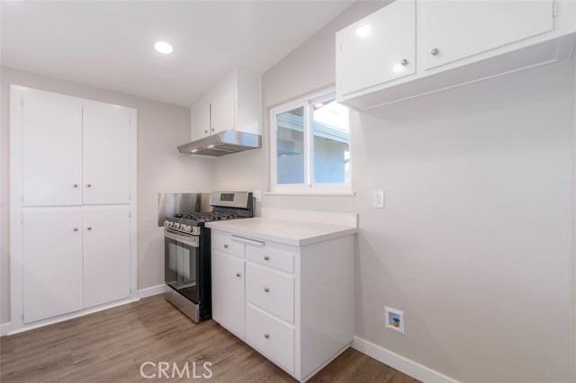 Detail Gallery Image 11 of 26 For 2391 Westminster Ave, Costa Mesa,  CA 92627 - 3 Beds | 2 Baths