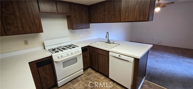 Detail Gallery Image 9 of 29 For 4823 Fieldbrook Ln #24,  Cypress,  CA 90630 - 3 Beds | 2 Baths