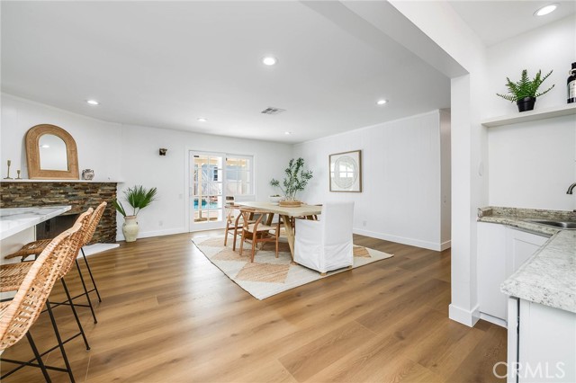 Detail Gallery Image 11 of 33 For 24224 Welby, West Hills,  CA 91307 - 4 Beds | 3 Baths