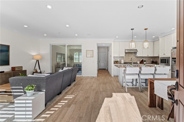 Detail Gallery Image 5 of 42 For 123 Mighty Oak, Irvine,  CA 92602 - 2 Beds | 2/1 Baths