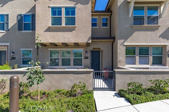 Detail Gallery Image 3 of 30 For 1095 Delpy View, Vista,  CA 92084 - 3 Beds | 2/1 Baths