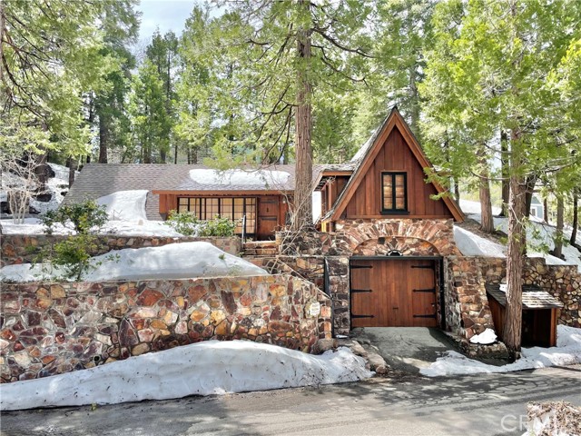 Detail Gallery Image 24 of 24 For 324 Summit Dr, Lake Arrowhead,  CA 92352 - 2 Beds | 2 Baths