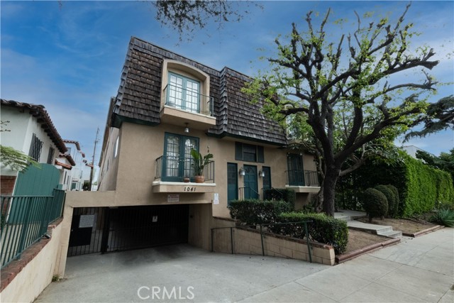 Detail Gallery Image 3 of 15 For 1041 9th St, Santa Monica,  CA 90403 - – Beds | – Baths