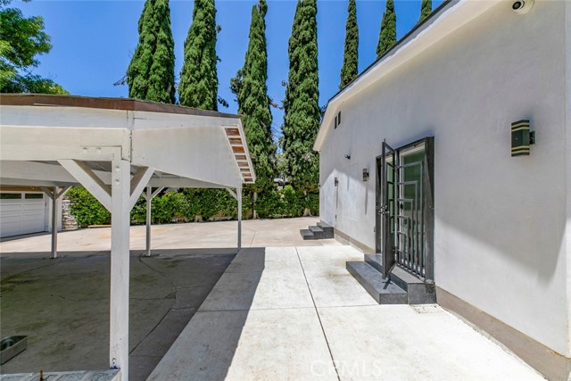 17800 Raymer Street, Sherwood Forest CA: https://media.crmls.org/medias/bd635b0b-58e4-4b51-b196-59ea77ae3de7.jpg
