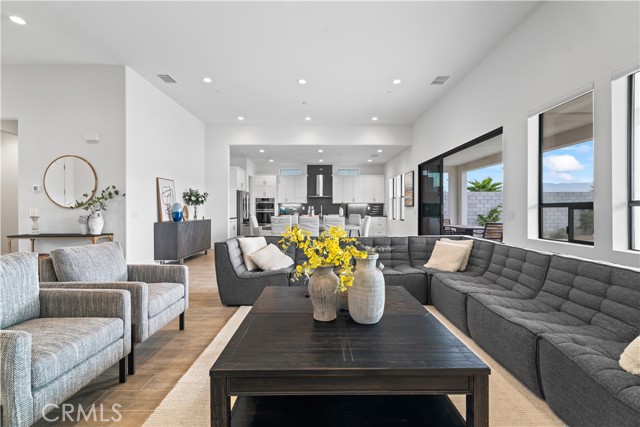 49865 Crescent Psge, Palm Desert CA: https://media.crmls.org/medias/bd636f5f-6bc4-4709-8624-ca2cd2cbd0d2.jpg