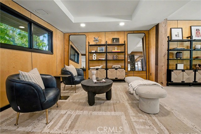 Detail Gallery Image 8 of 46 For 9701 Bothwell Road, Northridge,  CA 91324 - 4 Beds | 3/1 Baths