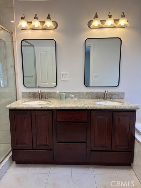 1631 Leycross Drive, La Canada Flintridge CA: https://media.crmls.org/medias/bd64dffc-f765-428b-a01c-3d42c1fc65e9.jpg