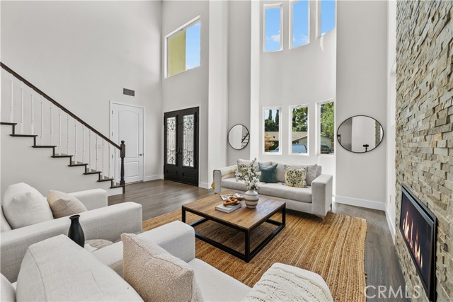 Detail Gallery Image 7 of 47 For 12042 Bradford Pl, Granada Hills,  CA 91344 - 5 Beds | 4/1 Baths