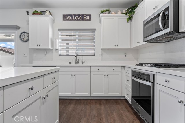 Detail Gallery Image 12 of 41 For 28425 Pinon Ct, Winchester,  CA 92596 - 4 Beds | 3 Baths