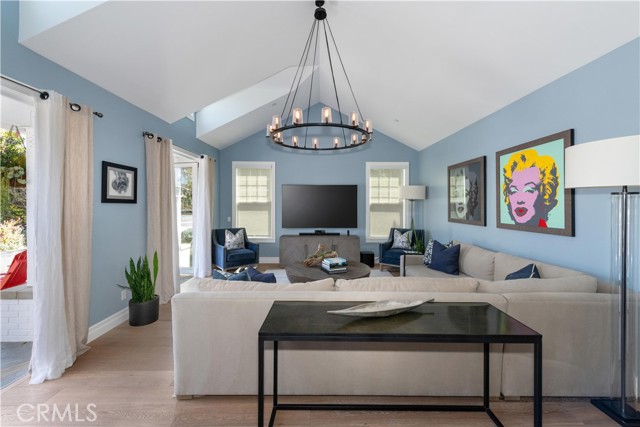 2905 Broad St, Newport Beach CA: https://media.crmls.org/medias/bd6567b4-d025-4dc5-b60d-c43e4f2fecb5.jpg