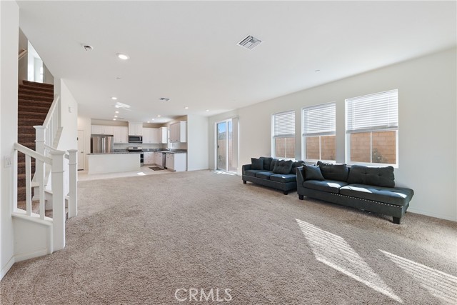 Detail Gallery Image 8 of 59 For 3938 Cambria Privado, Ontario,  CA 91762 - 5 Beds | 3 Baths
