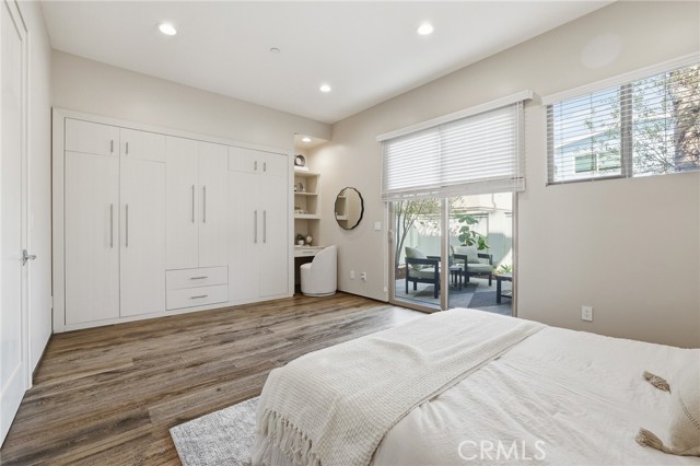 Detail Gallery Image 22 of 67 For 1745 Spreckels Ln, Redondo Beach,  CA 90278 - 3 Beds | 4/1 Baths