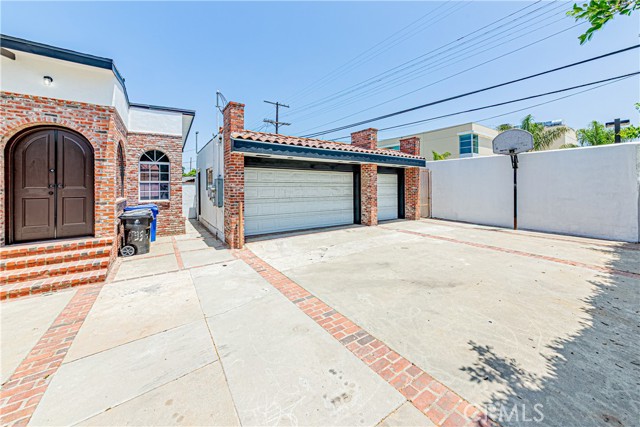 5334 S Victoria Avenue, Los Angeles CA: https://media.crmls.org/medias/bd668c7e-10bc-4783-a877-0e526301a137.jpg