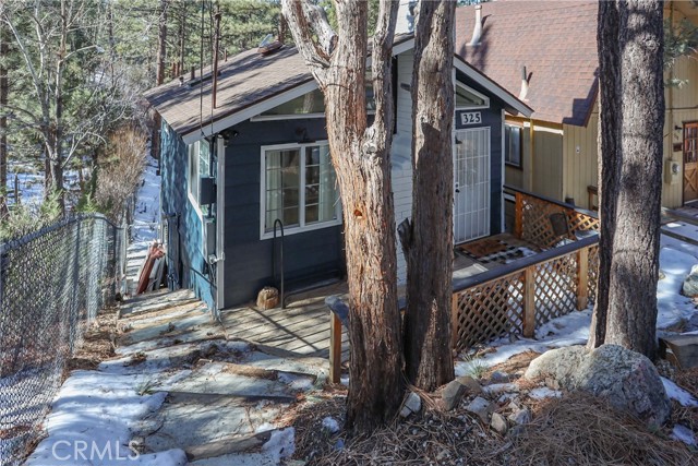 Detail Gallery Image 2 of 47 For 325 Hilltop Ln, Big Bear City,  CA 92314 - 1 Beds | 1 Baths