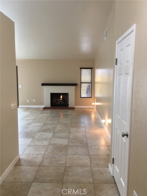 Detail Gallery Image 2 of 25 For 12771 Gifford Way, Victorville,  CA 92392 - 3 Beds | 2 Baths