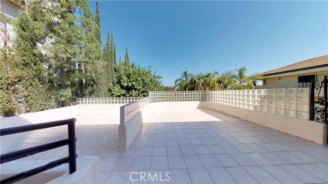 22500 N Summit Ridge Circle, Chatsworth CA: https://media.crmls.org/medias/bd671c31-35e8-483f-9a85-6f69ed5eadb1.jpg