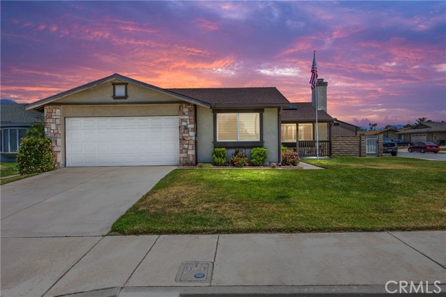 7571 Willow Way, Highland CA: https://media.crmls.org/medias/bd685183-2b39-4278-b08b-ee18300da2e5.jpg