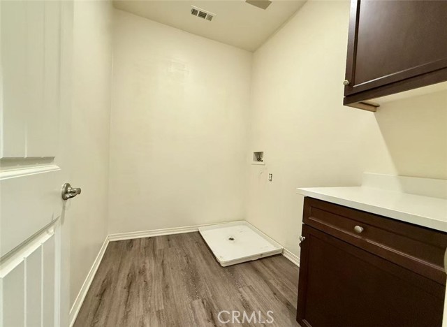 Detail Gallery Image 12 of 16 For 4263 S Glacier Trl, Ontario,  CA 91762 - 4 Beds | 3 Baths