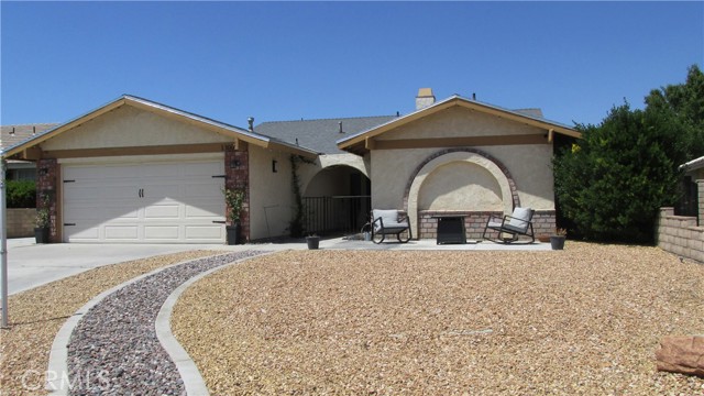Detail Gallery Image 2 of 35 For 13000 Bermuda Dunes Dr, Victorville,  CA 92395 - 3 Beds | 2 Baths