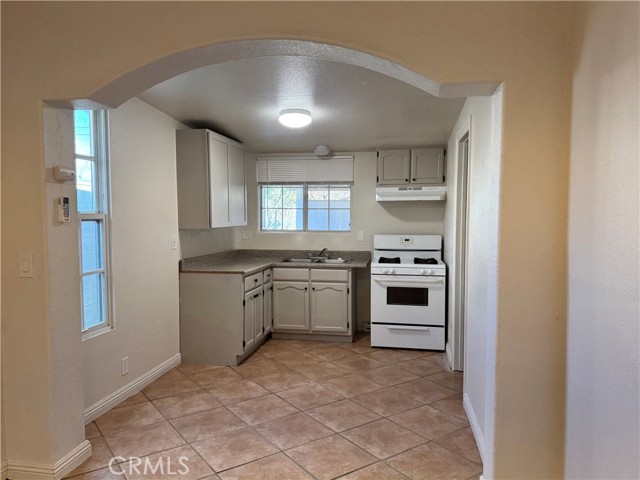 Detail Gallery Image 3 of 11 For 7757 Boxwood Ave, Fontana,  CA 92336 - 1 Beds | 1 Baths